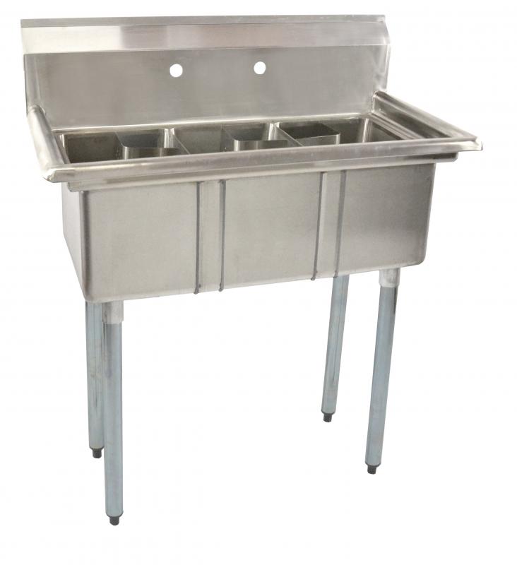 OMCAN 10″ x 14″ x 10″ Stainless Steel Three Tub Space Saver Sink without Drainboard with Corner Drain