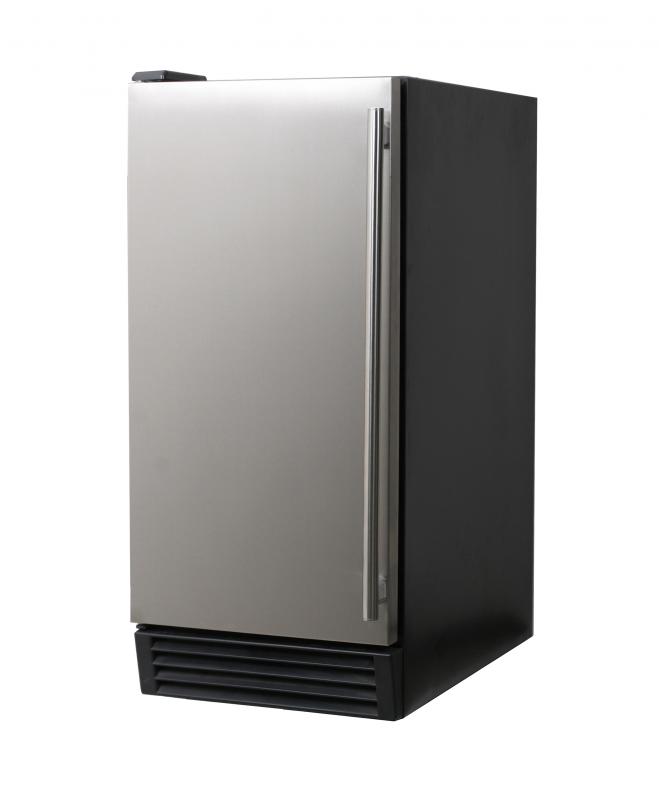 Omcan Ice Maker Machine with . Ice Bin – Ice Yield . per Day