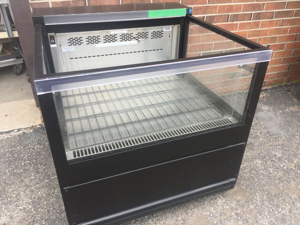 Amtekco Spot Refrigerated Display Merchandiser