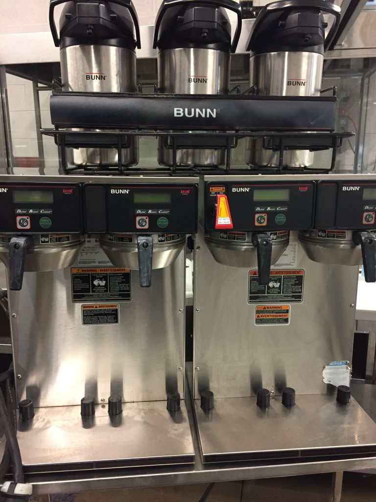 BUNN – AXIOM Twin Air Pot Coffee Brewer w/Stainless Steel Funnel