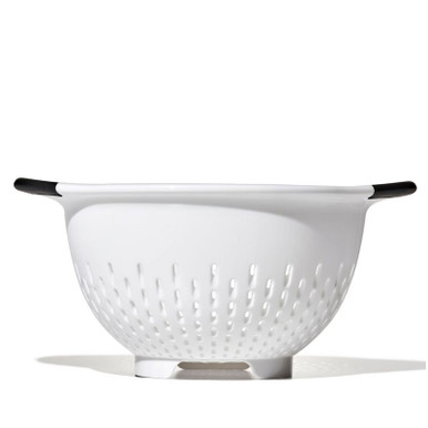 OXO - 3Qt White Plastic Colander OXO - 3Qt White Plastic Colander - Image 2