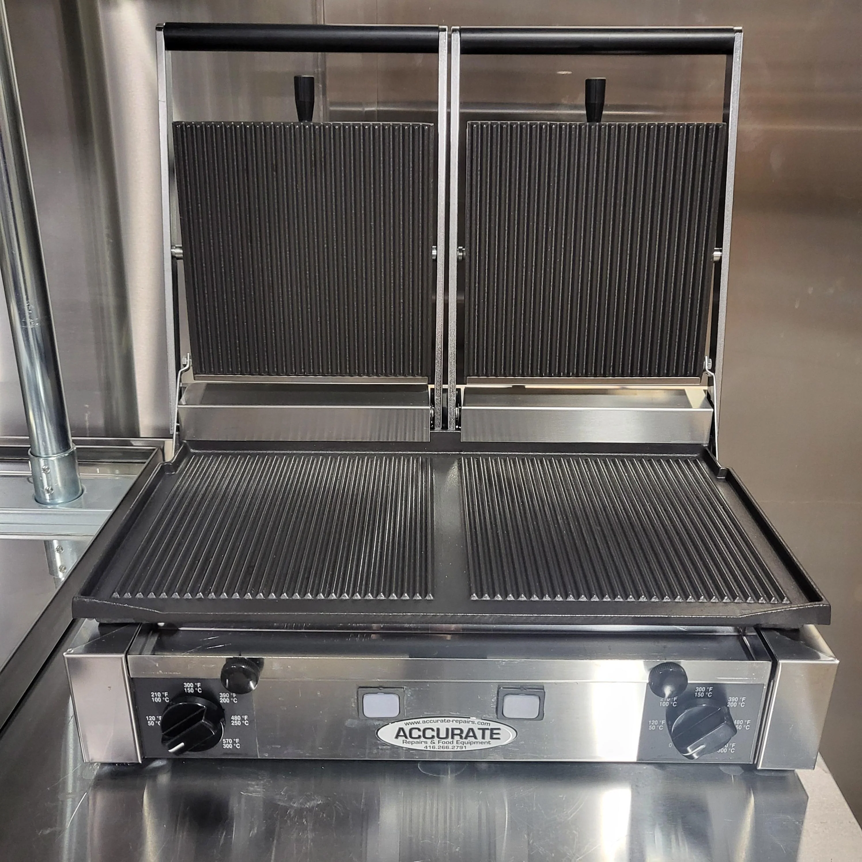 Omcan 11378 Grooved Double Panini Grill