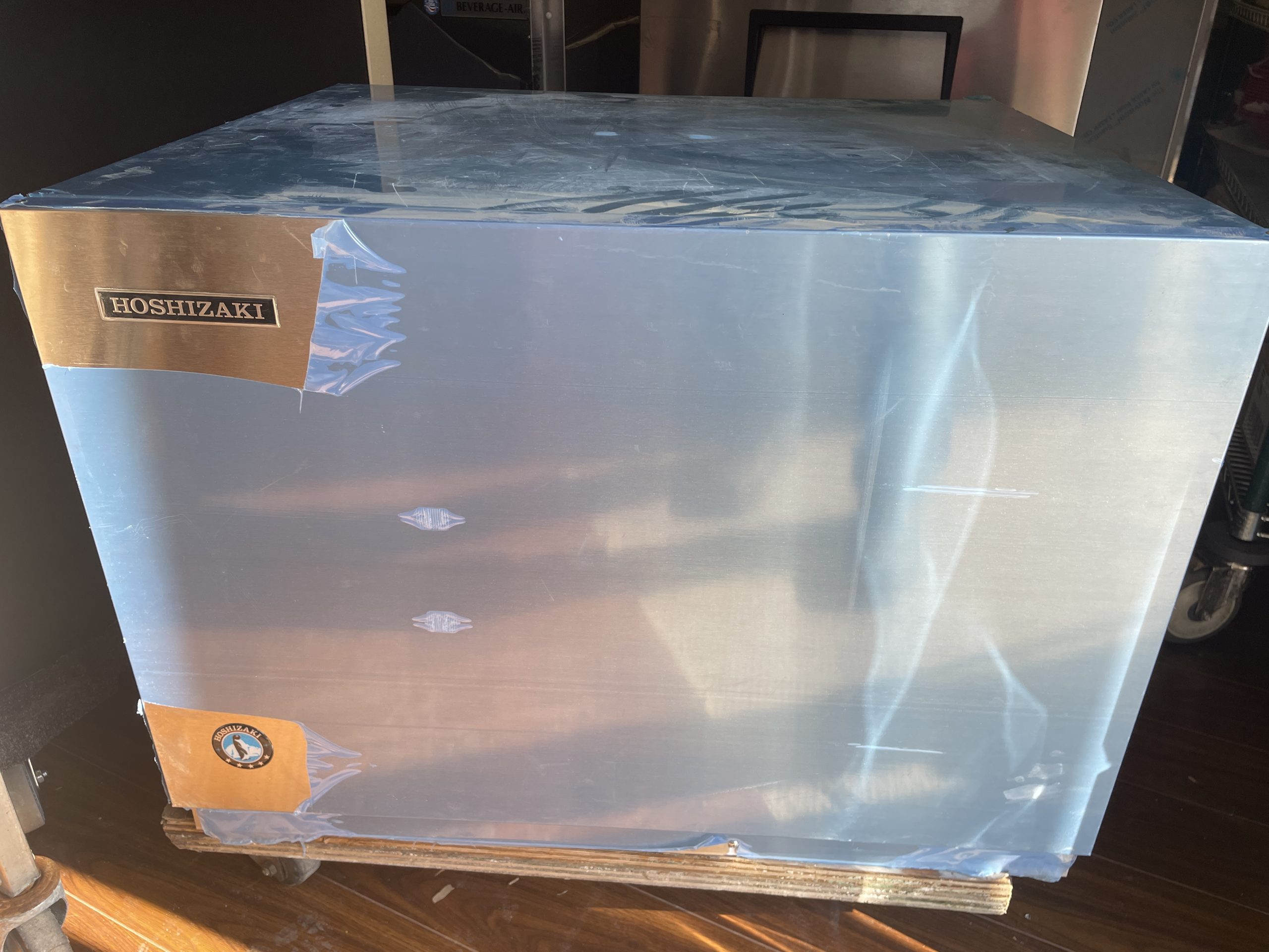 Hoshizaki KMD-505MRJZ Low-Profile Modular Crescent Cuber