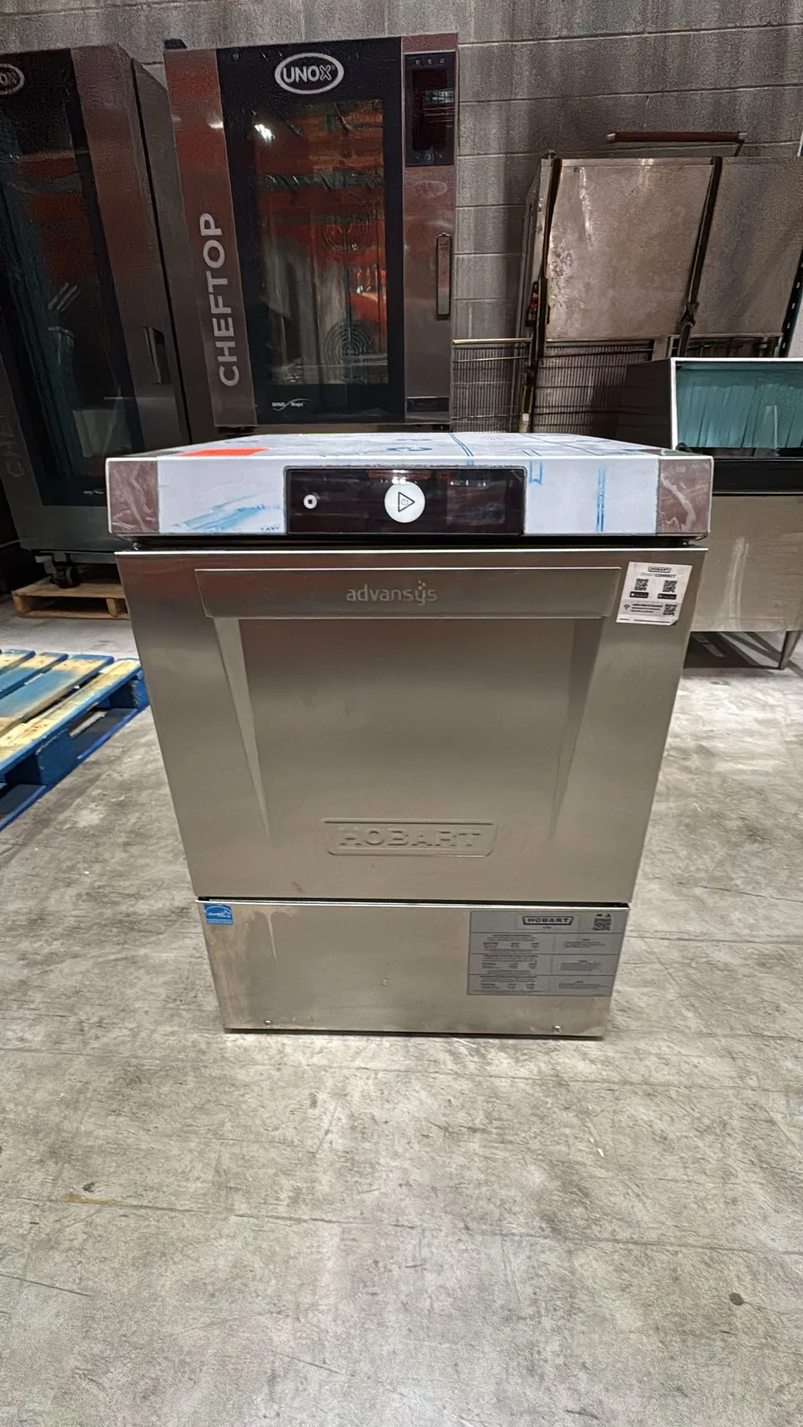 Brand New Open Box Hobart LXNR Advansys High Temp Undercounter Dishwasher-208-240V, 1 Phase