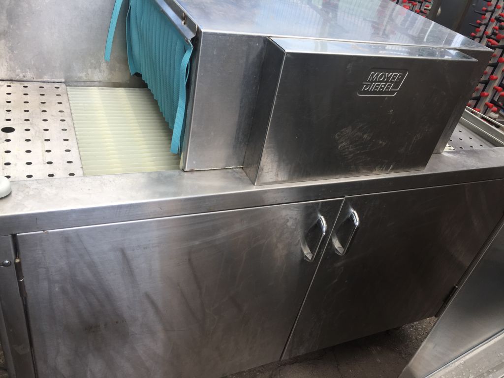 Moyer Diebel SW400 Pass Through Glass Washing Machine