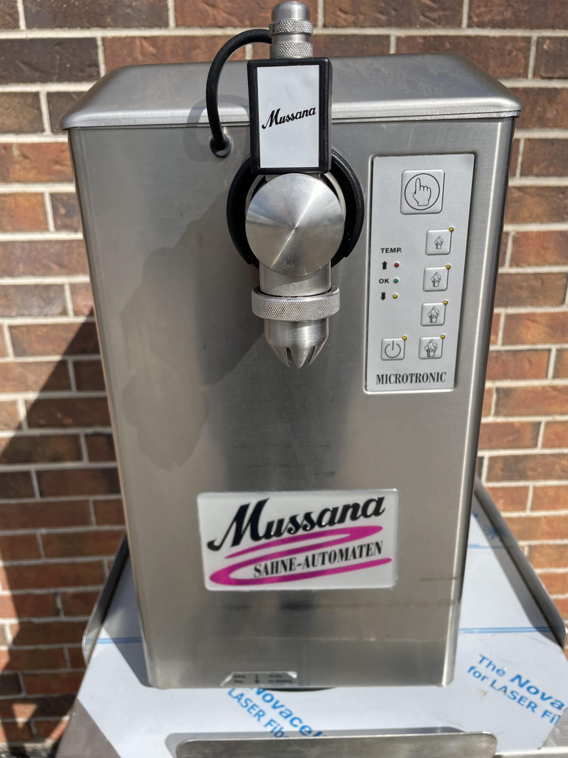 Mussana Whipped Cream Machine