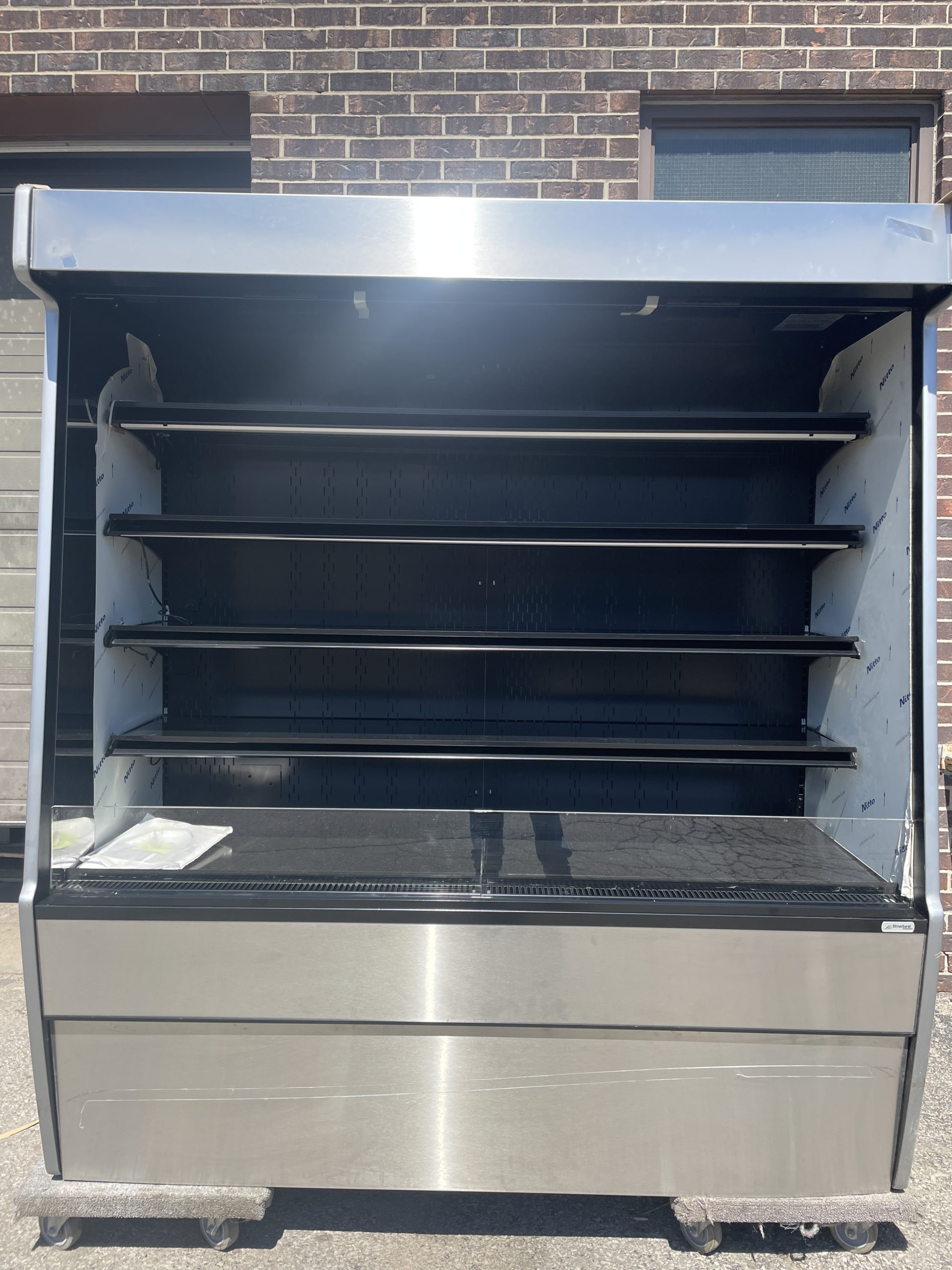 Structural Concepts CO67R Oasis 72″ Refrigerated Air Curtain Merchandiser.